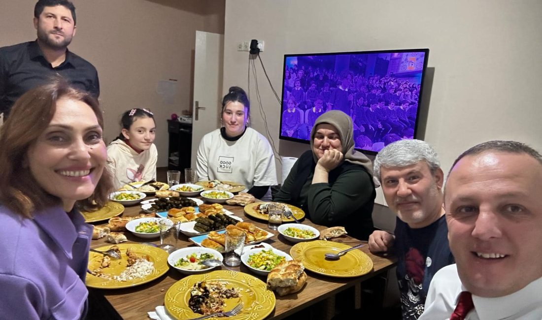 Ak Partililer 19 Mahallede iftar açtı AK Parti Zonguldak teşkilatı