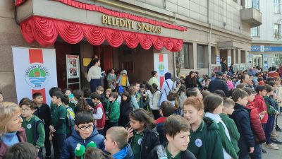 Yeniden hizmete açılan Zonguldak Belediyesi Sineması misafirlerini ağırlamaya devam ediyor.