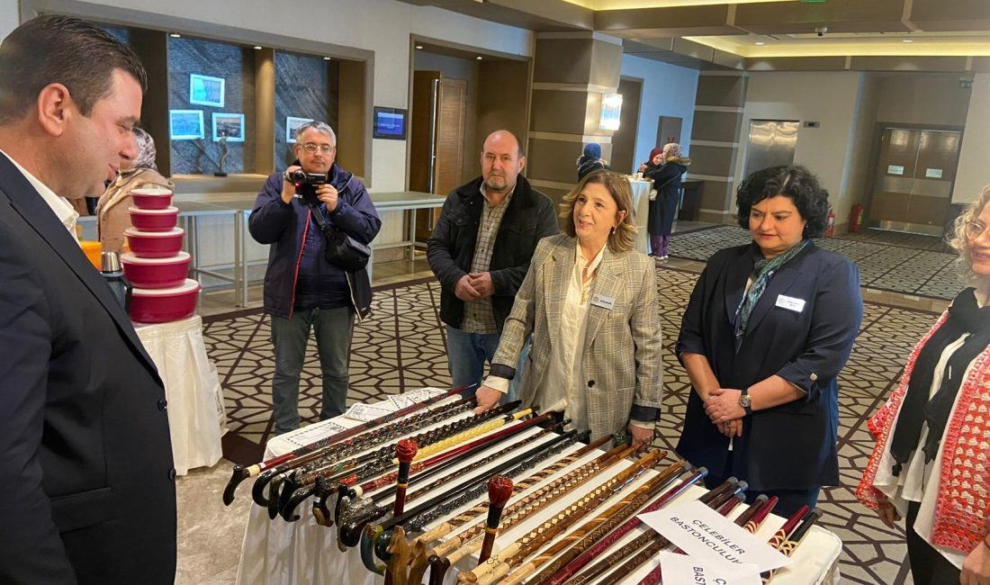 CEM DERELİ KADIN GİRİŞİMCİLERLE BULUŞTU Saadet Partisi Belediye Başkan