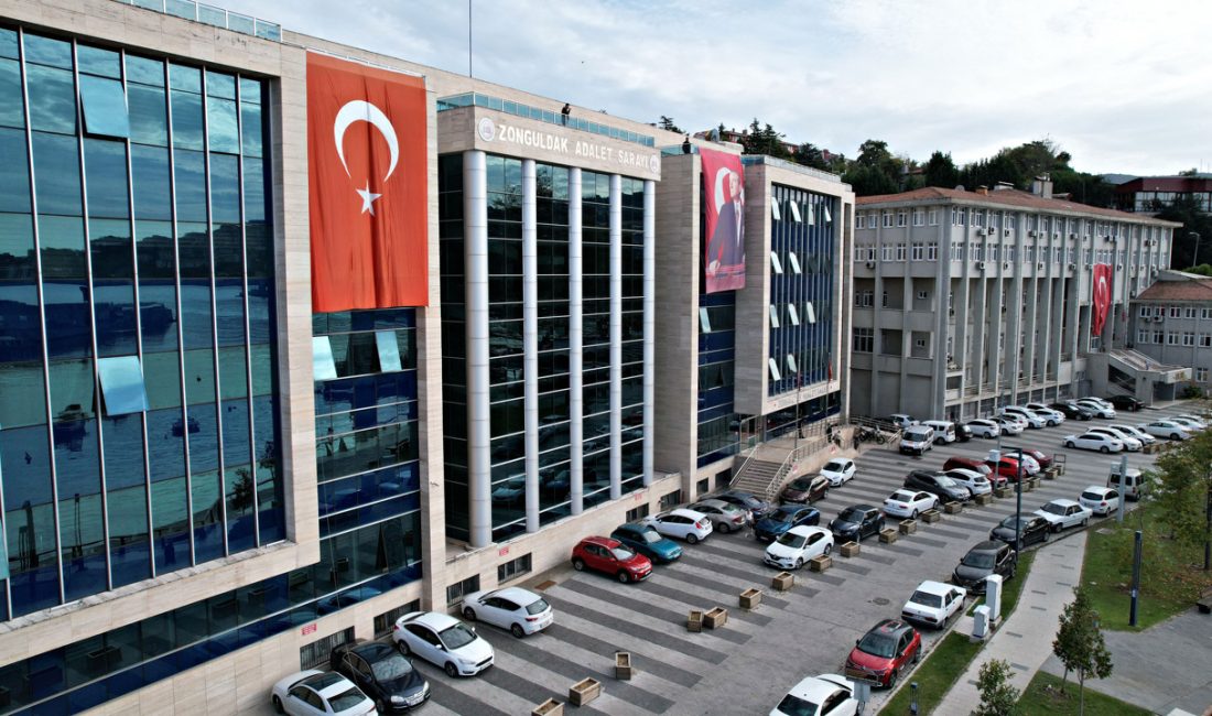 ZONGULDAK ADLİYESİ’NDE YANGIN PANİĞİ! Zonguldak Adliyesi'nde çıkan yangın paniğe