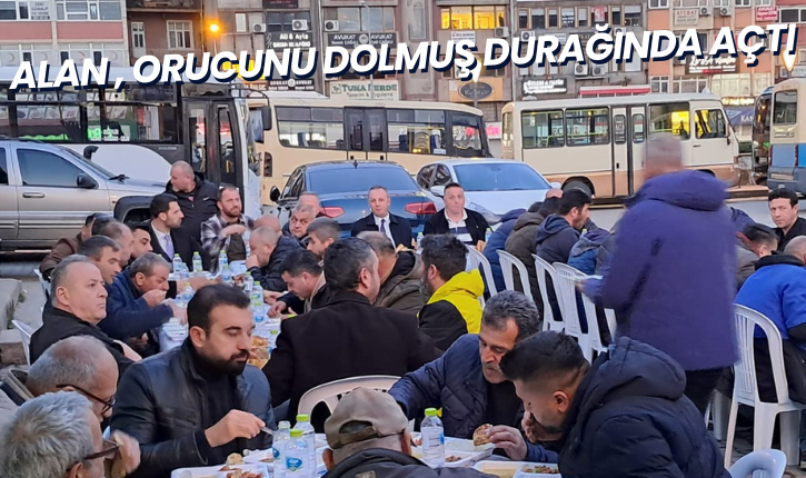 SELİM ALAN DOLMUŞ DURAKLARINDA ORUÇ AÇTI Zonguldak belediye Başkanı ve