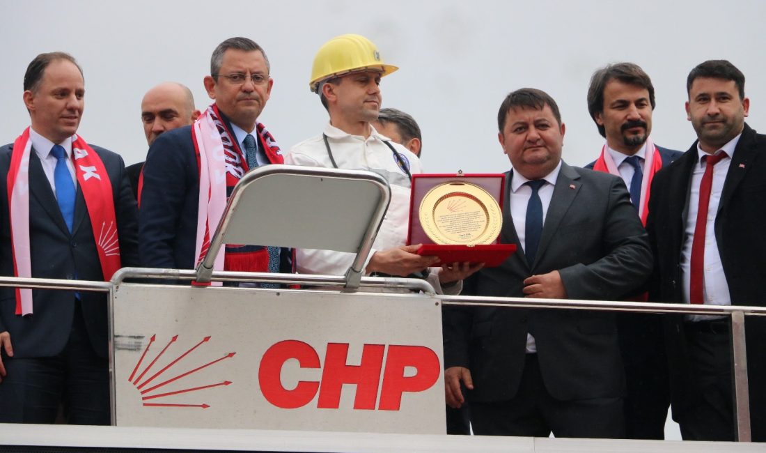 CHP Genel Başkanı Özel, madencilere teşekkür etti Cumhuriyet Halk Partisi (CHP)