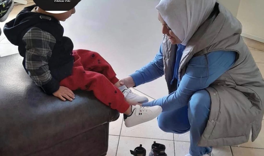 Çocukların bayramlıkları İnsanlık İçin Elden Ele Derneği’nden Zonguldak’ta faaliyet gösteren İnsanlık