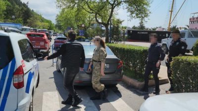 Zonguldak‘ta jandarma üniforması ile esnaf ve müşterilere Genel Bilgi Toplama