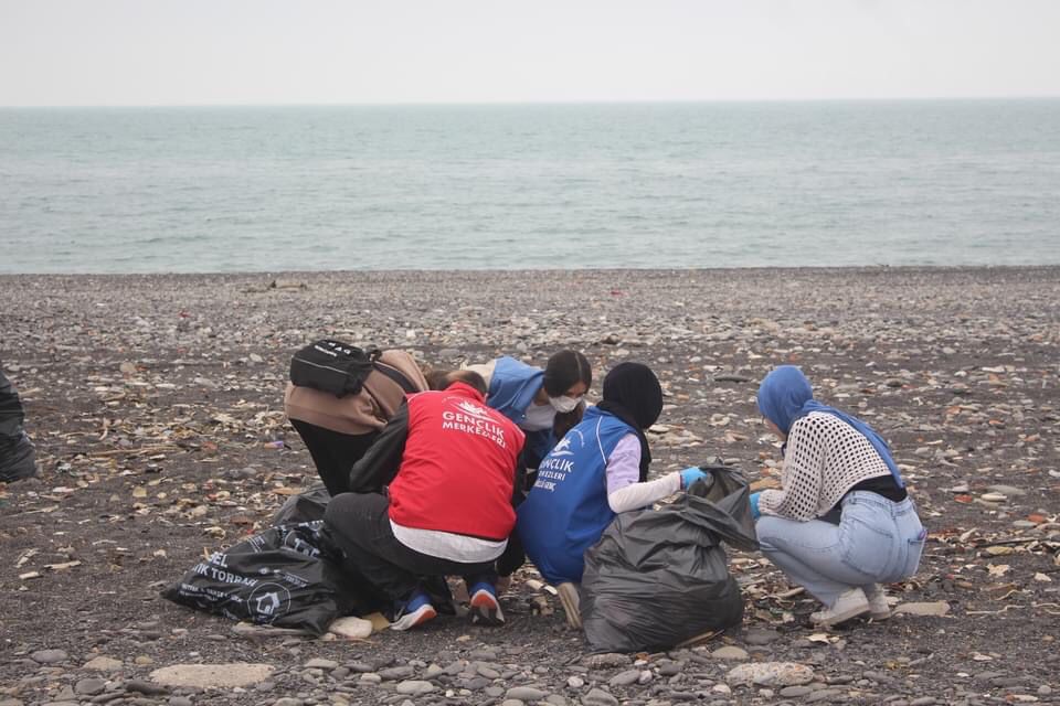 Zonguldak’ın Temiz Geleceği İçin Kolları Sıvadılar! Zonguldak Bülent Ecevit Üniversitesi