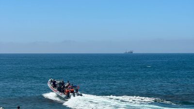 FİLYOS’TA DENİZDEN İNSANLAR ÇIKARTILDI!