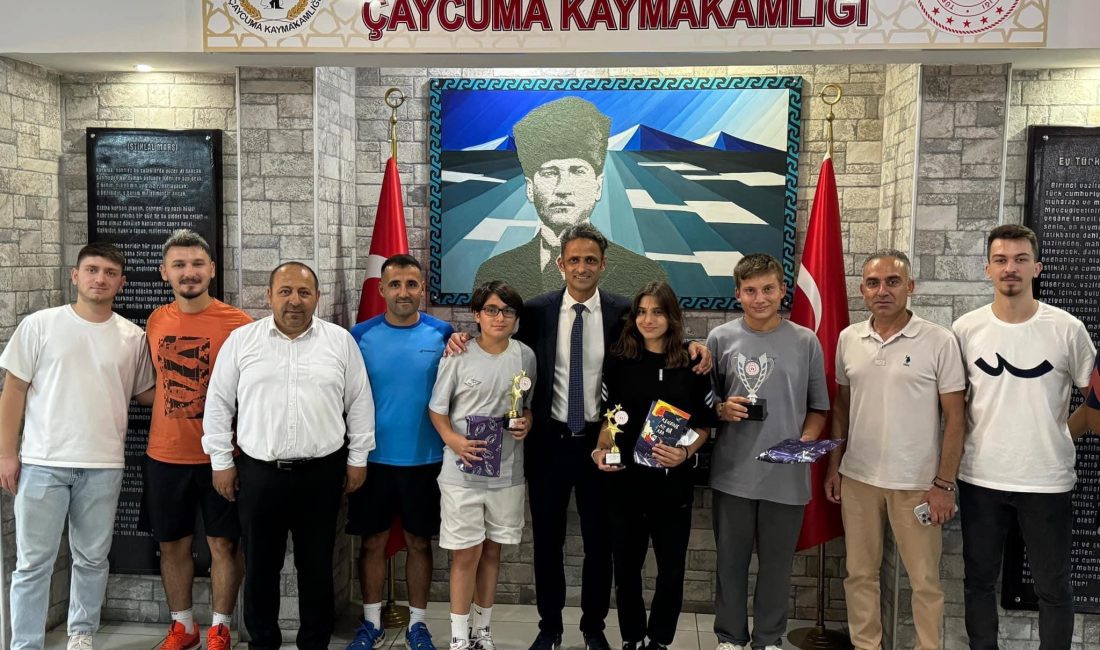 TENİS ŞAMPİYONLARINA KAYMAKAM’DAN HEDİYE 2-07 Eylül 2024 tarihleri
