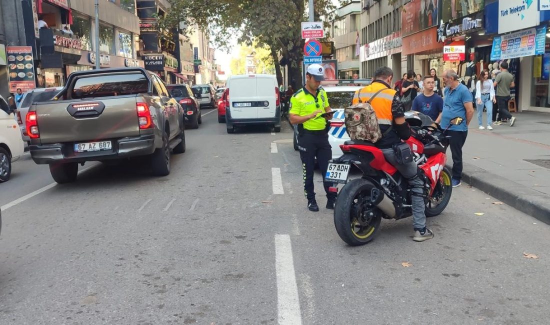 MOTOSİKLETLİLERE 17 BİN 960 TL CEZA! Zonguldak'ta trafik ekipleri şehir
