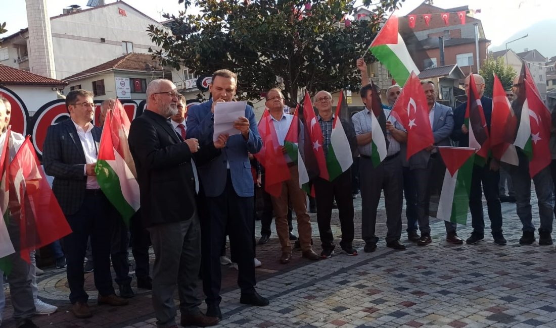 DEVREK’TEN FİLİSTİN’E DESTEK AÇIKLAMASI! Devrek’te Filistin’e saldırılarının yıldönümünde