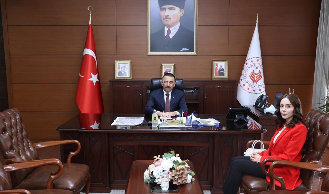 İLK KADIN KAYMAKAMDAN VALİYE ZİYARET! Zonguldak Valisi Osman Hacıbektaşoğlu,