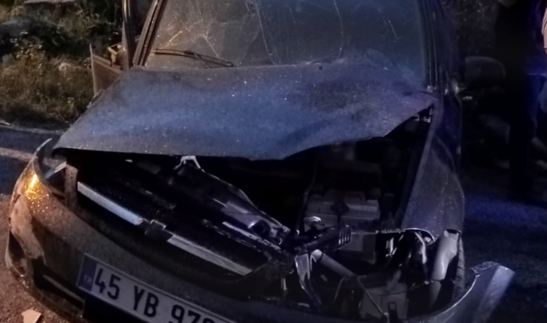 OTOMOBİL İSTİNAT DUVARINA ÇARPTI Zonguldak'ın Çaycuma ilçesine bağlı