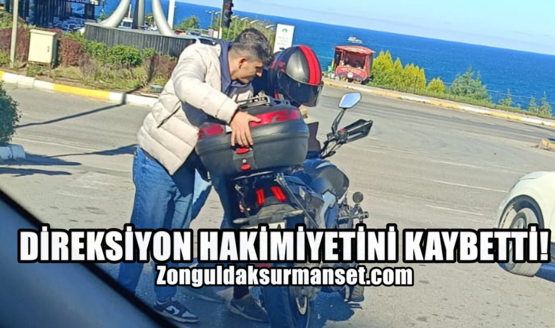 EMNİYET MÜDÜRLÜĞÜ ÖNÜNDE KAZA! Motosiklet Sürücüsü Direksiyon Hakimiyetini