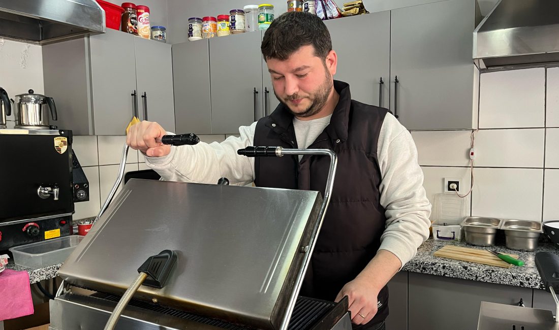 Çocukken mutfakta başladığı tost