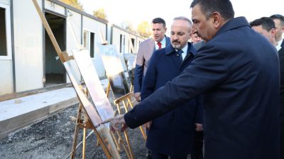 BAKAN YARDIMCISI SOFLAR KÖYÜ’NDE SOKAK HAYVANLARI İÇİN İNCELEMEDE BULUNDU