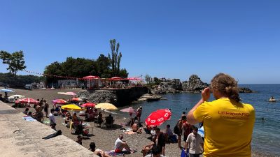 Tersane plajında şemsiye ve şezlong hizmeti sonlandırıldı