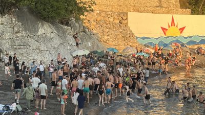 Tersane plajında boğulma vakası sağlık ekipleri müdahale ediyor