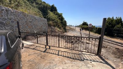 Orta Kapuz ve Tersane plajına demir bariyer yapıldı