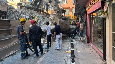 Yol trafiğe kapandı