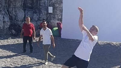 Başkan Erdem’den voleybol şovu