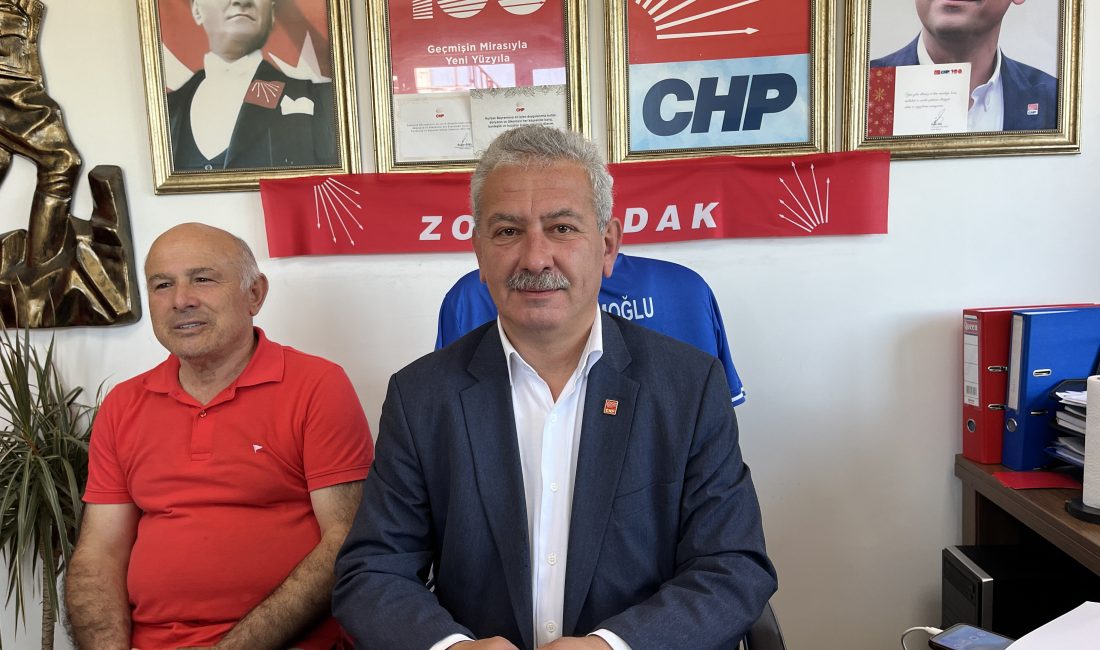Belediye binasını basan roman