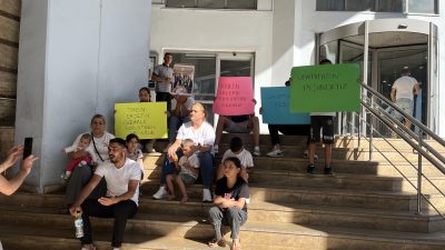 Roman vatandaşlar oturma eyleme yaptılar