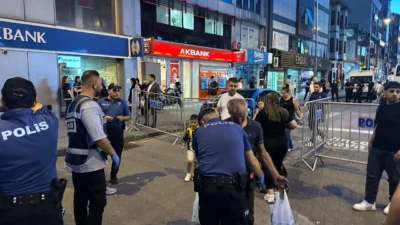 Demokrasi gününe kuru sıkı tabancayla girmeye çalıştı