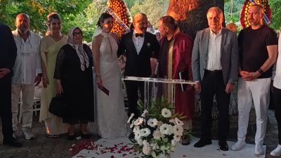 Siyaset ve basın bu düğünde buluştu