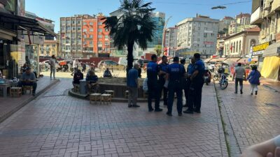 İşhanının önündeki esnafla zabıta tartıştı