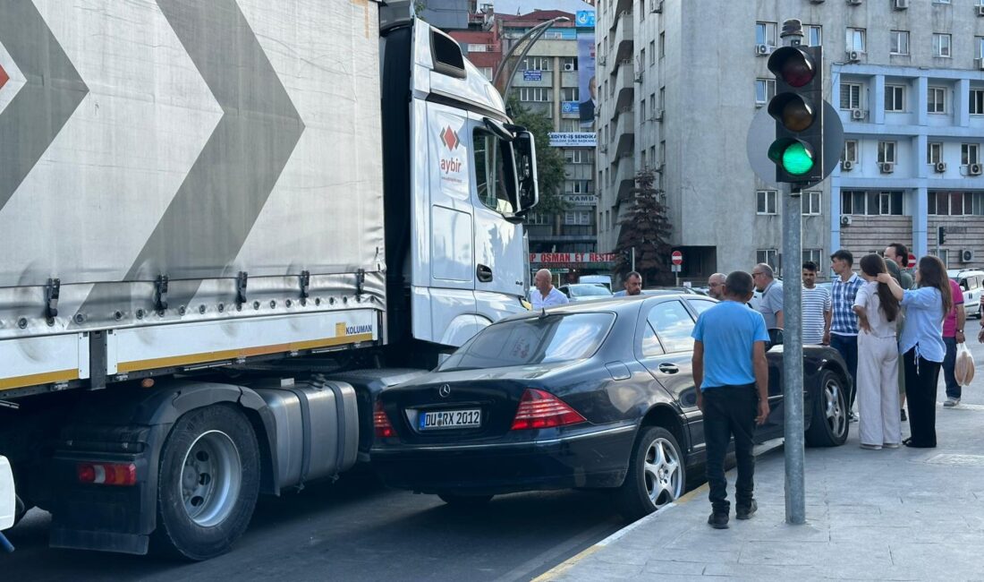 Zonguldak’ta Otomobil ile tır çarpıştı Zonguldak Çevreyolu’nda otomobil ile