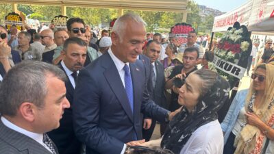 Kültür ve Turizm Bakanı Ersoy, Zeki Tosun’un cenazesine katıldı