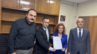 Merve Arslan ve yönetimi mazbatasını aldı