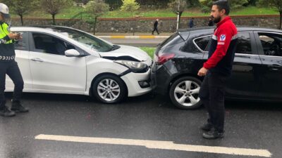 Uzun Mehmet Cami önünde feci kaza!