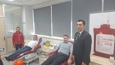 Kızılay Haftası için Ak Parti kan bağışında bulundu