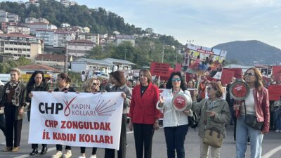 CHP’li kadınlar tencere tavalarla yürüdüler