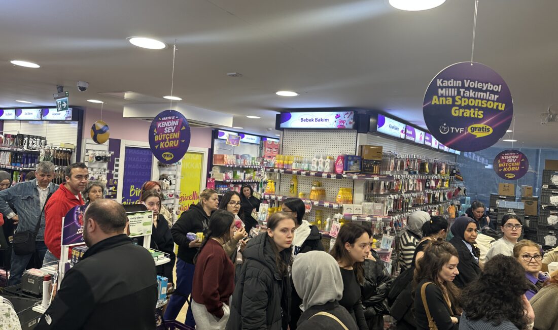 Gratis’te %75’lik indirim izdihama neden oldu Zonguldak’ın Gazipaşa Caddesi’ndeki kişisel