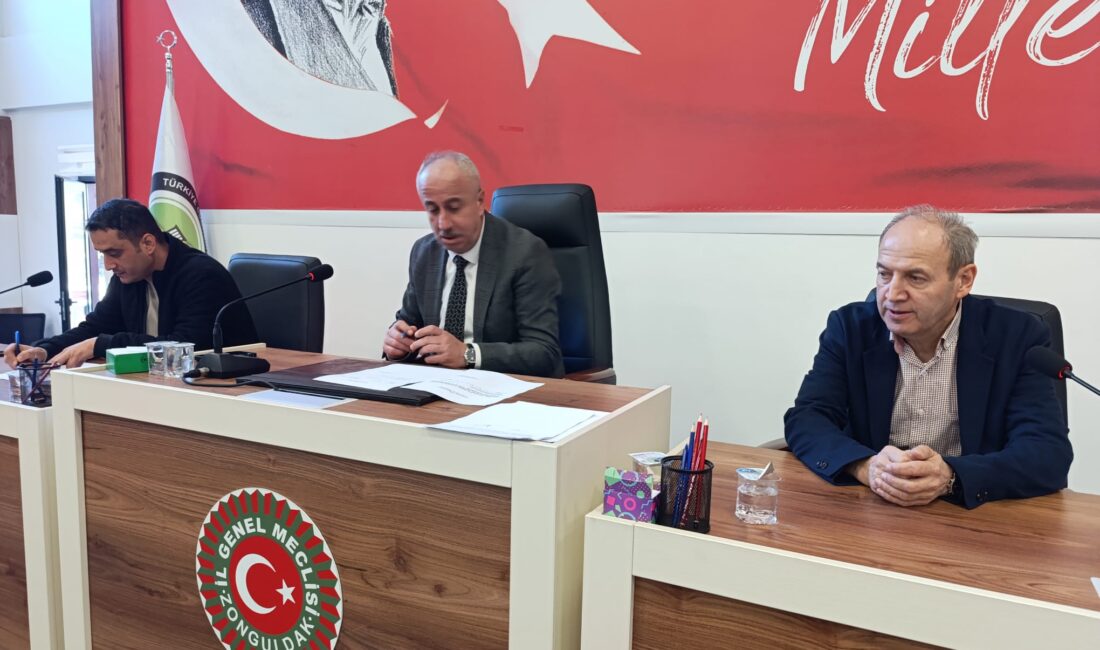 Ahmet Eyrilmez yuvaya döndü! Tekrar Ak Parti’de AK Parti'den istifa ederek