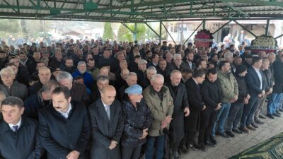 Emine Demir son yolculuğuna uğurlandı Zonguldak Ticaret ve Sanayi Odası Yönetim Kurulu Başkanı Metin Demir’in