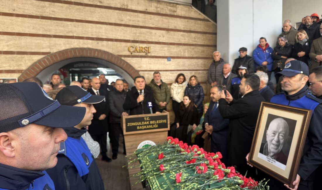 Yüksel Aytaç için Zonguldak Belediyesi önünde tören düzenlendi Zonguldak Eski Belediye Başkanlarından merhum Yüksel Aytaç için Zonguldak Belediyesi