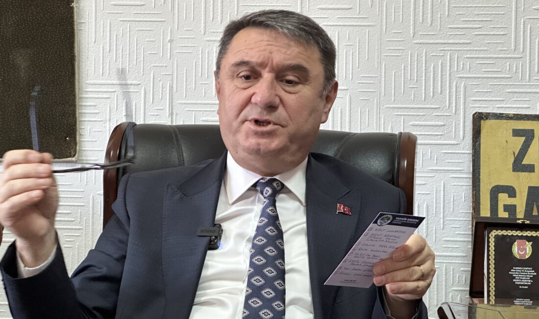 Zonguldak Belediye Başkanı Tahsin Erdem, kentte yeni yapılan üst geçitle