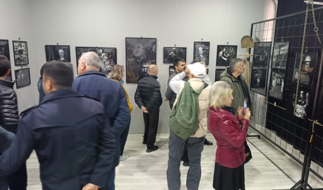 Madencilerin Yeraltındaki yüzleri sergilendi Fotoğraf sanatçısı Can Çetin, 4 Aralık Dünya Madenciler Günü’nde madencilerin