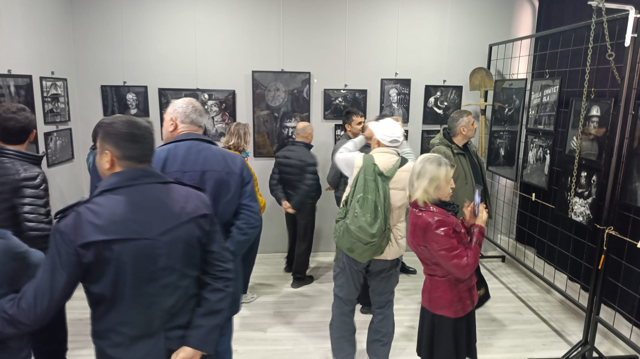 Fotoğraf sanatçısı Can Çetin, 4 Aralık Dünya Madenciler Günü’nde madencilerin