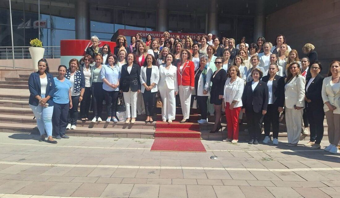 CHP Kadın Kolları’ndan 5 Aralık açıklaması: “Çare eşitlikte, çare eşit temsilde” Cumhuriyet Halk Partisi (CHP) Kadın Kolları, 5 Aralık Türk kadınına