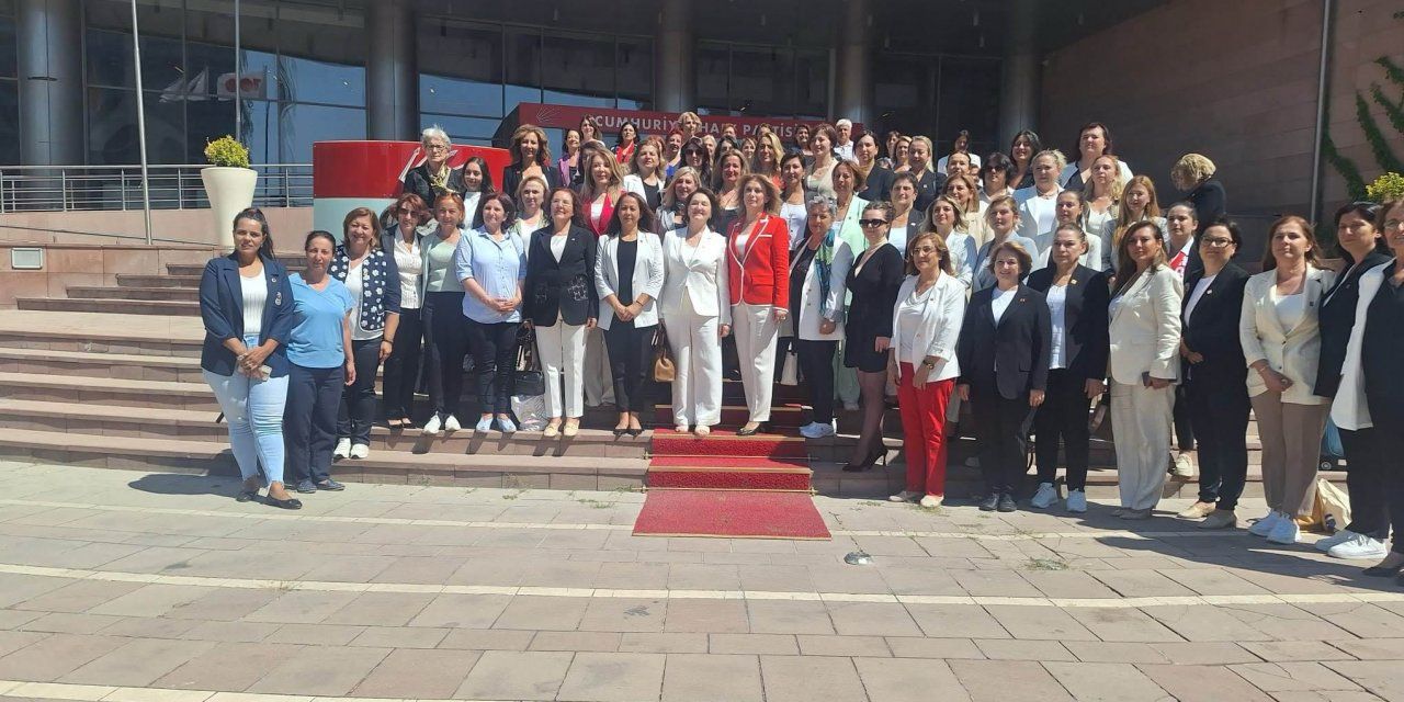 Cumhuriyet Halk Partisi (CHP) Kadın Kolları, 5 Aralık Türk kadınına