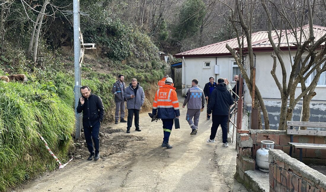 Kozlu ilçesindeki kombi uyarı alarmı verince eve çağırılan ekipler, bahçede