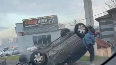 Zonguldak Çaycuma ilçesinde bir otomobil sürücüsü direksiyon hakimiyetini kaybedince takla