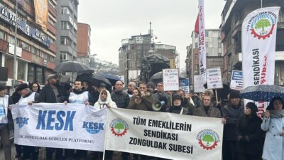 KESK Bileşenleri, Zonguldak Madenci Anıtı'nda toplanarak 'Geçinemiyoruz' başlıklı eylemde 'Bugün
