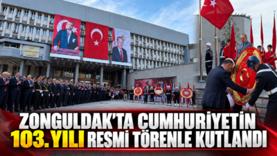 Zonguldak'ta 29 Ekim Cumhuriyet Bayramı 103. yıl dönümü Valilik önünde